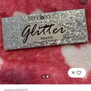 Glitter Eyeshadow Palette - Silver